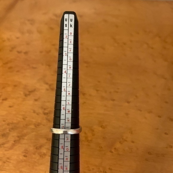 Sterling silver ring with coral stone. - Picture 4 of 5